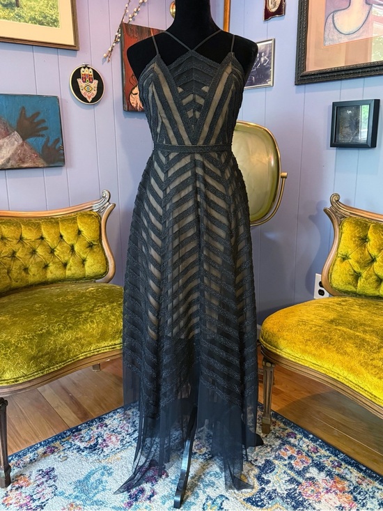 BCBGMaxAzria Dresses & Skirts - BCBGMAXAZRIA black tinsel tulle handkerchief hem dress with a chevron pattern